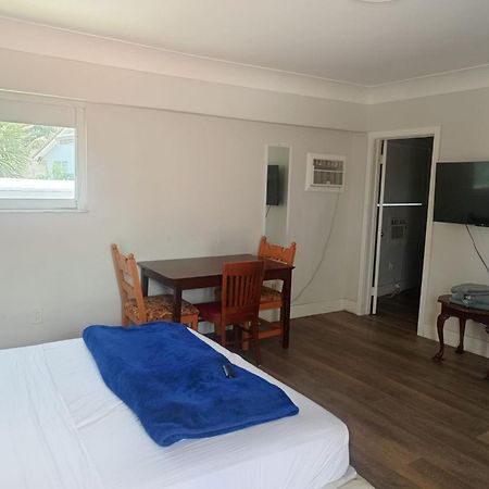 Pousada Suites Hollywood Luaran gambar
